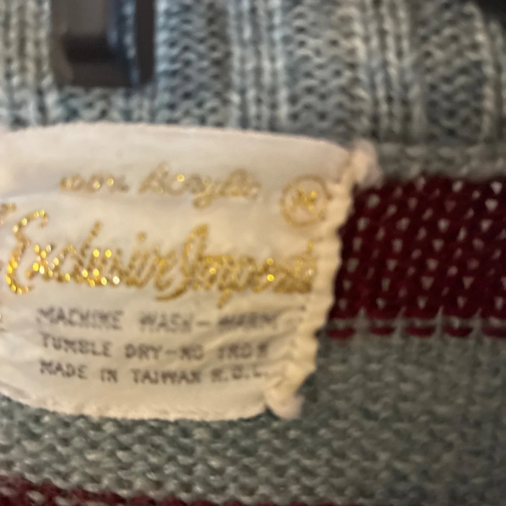 Vintage 70’s Exclusive Imports size M Striped Sweater in great condition - Picture 2 of 3